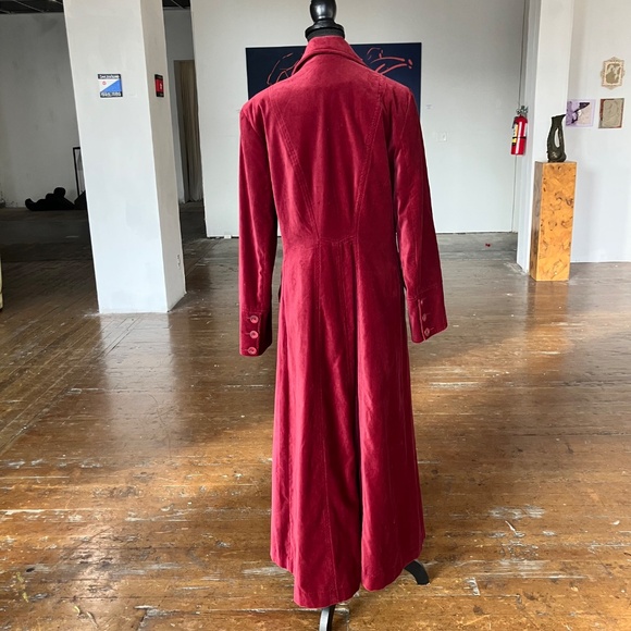 Burgundy velvet full length trenchcoat - Picture 8 of 13